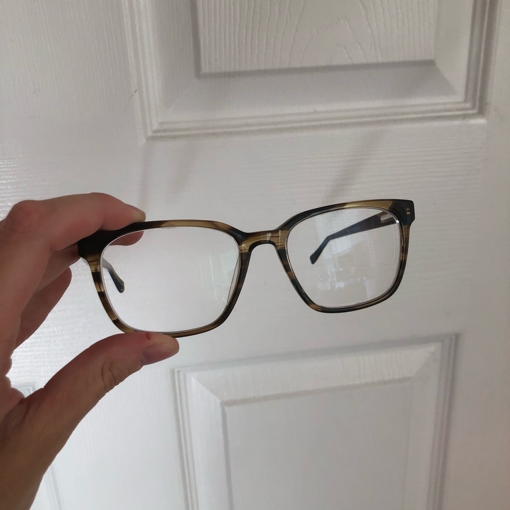Vivid Eyewear square frames